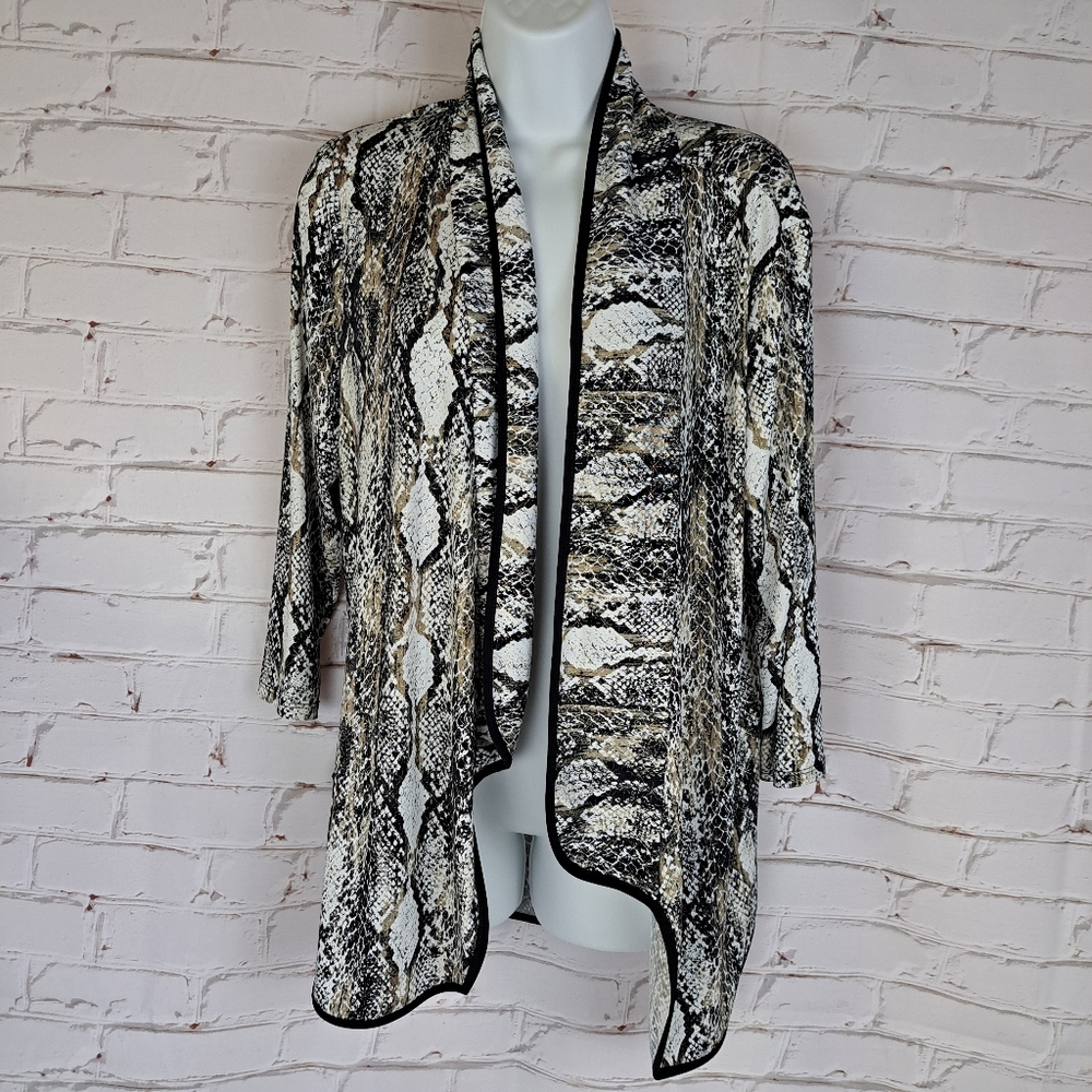 Frank Lyman snake print open-front cardigan jacket with 3/4 sleeves. - Picture 2 of 6